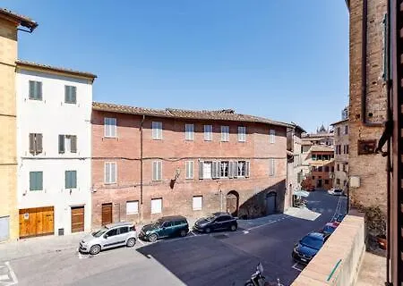 Nel Cuore Del Centro Storico Di شقة *