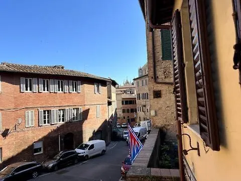 Nel Cuore Del Centro Storico Di * 锡耶纳